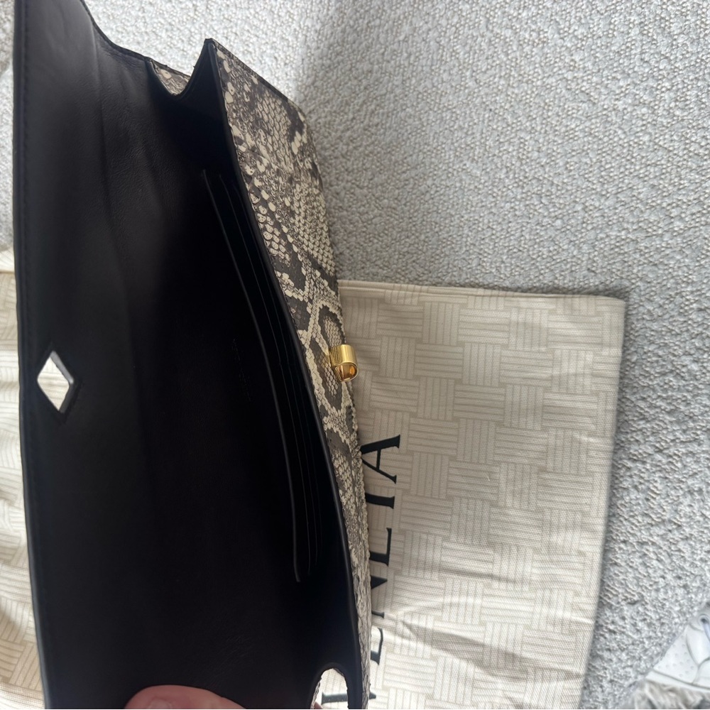 Bottega Veneta Brown & Cream Python-Print Leather Clutch with Top Handle - Picture 4 of 6